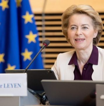 Ursula von der Leyen: Vom propune azi interzicerea totală a petrolului rusesc din Europa