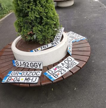 Zeci de șoferi din București și-au pierdut numerele de înmatriculare după furtuna de marți – FOTO