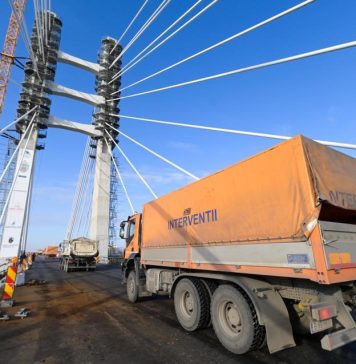 VIDEO/ Circulație blocată pe Podul Ciurel din București. Un tramvai de pe linia 41 a deraiat