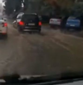 Trafic blocat, zboruri întârziate, străzi și o stație de metrou inundate, în București