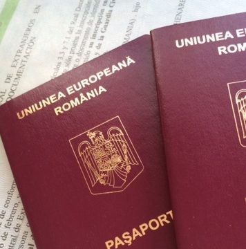 Program prelungit la serviciile de paşapoarte până în 19 august, inclusiv în weekend