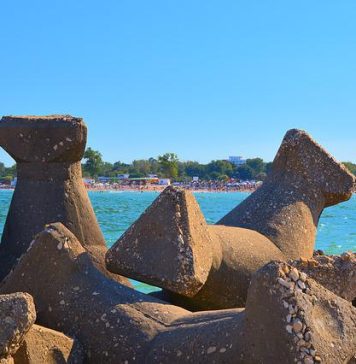 Hotelierii de pe litoral nu mai vor să închirieze camere pentru doar două nopți. Ce spun turiștii