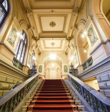 Vizite gratuite la Muzeul Naţional Cotroceni, cu ocazia aniversării a 31 de ani