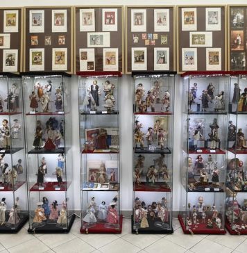 Expoziţia ”1001 de păpuşi în costum popular”, deschisă la Muzeul Naţional de Istorie