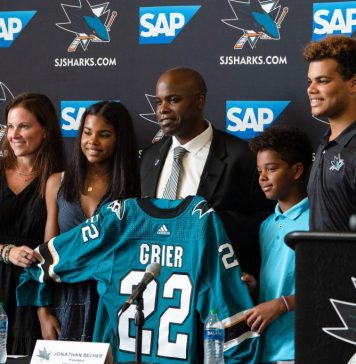 Mike Grier este primul manager general de culoare din istoria NHL