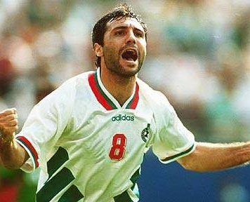 Papa Francisc îl invită pe legendarul fotbalist Hristo Stoitchkov la un Meci Pentru Pace