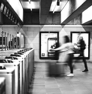 Proiect pilot pentru porți anti-suicid la metrou