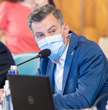 Secretar de stat, luat cu ambulanța de la Guvern: M-am „prelins” puțin în timpul ședinței