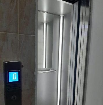 Femeie de 43 de ani, bănuită că ar fi furat 25 de mii de lei, dintr-o geantă, în lift