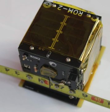 Un microsatelit de buzunar construit de liceeni români va fi lansat în spațiu cu o rachetă SpaceX