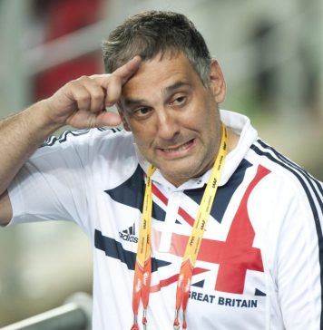 Antrenorul britanic Toni Minichiello, interzis pe viaţă în urma plângerilor de hărţuire sexuală