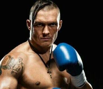 Campionul mondial Oleksandr Usik a câștigat meciul revanşă cu Anthony Joshua