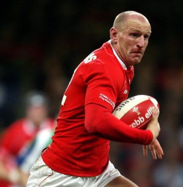 Gareth Thomas, fostul căpitan al Ţării Galilor, este acuzat de un fost partener că l-a infectat cu HIV