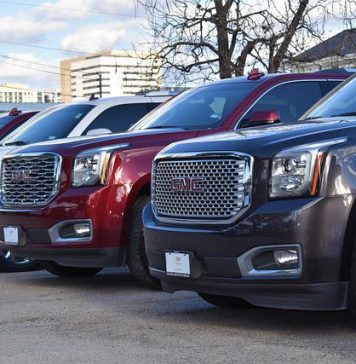 Ce mașini confiscate sunt scoase la licitație de ANAF. Volkswagen, Mercedes sau Ford la preţuri care încep de la 500 de lei