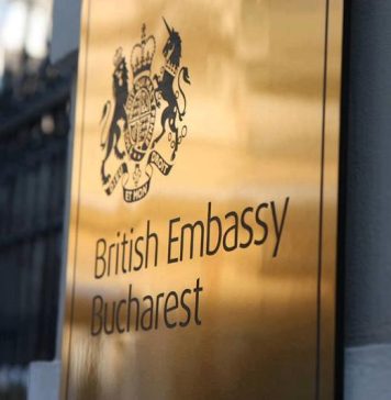 Nicolae Ciucă a semnat în cartea de condoleanţe deschisă în memoria Reginei Elisabeta a II-a