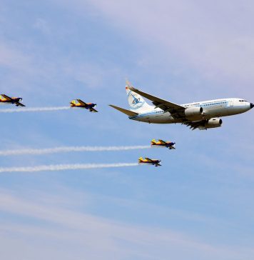 Acrobații și demonstrații live la BIAS 2022. Cei mai buni piloți, pe cerul Capitalei