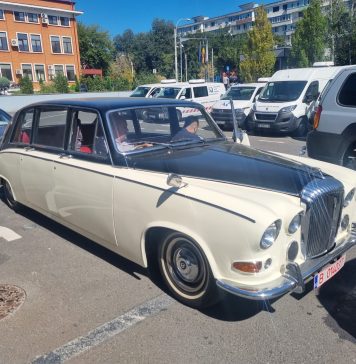 FOTO/ O mașină-reper a Curții Regale Britanice a trecut verificările tehnice la RAR Grivița