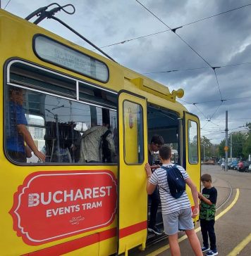 FOTO/ Ziua Porților Deschise la STB a adunat peste 200 de persoane în curtea Depoului Dudești