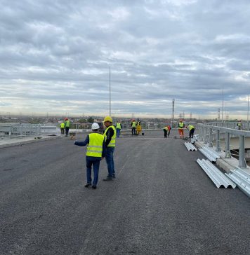 Pasajul de la Domnești: A fost asfaltat în întregime giratoriul suspendat – VIDEO