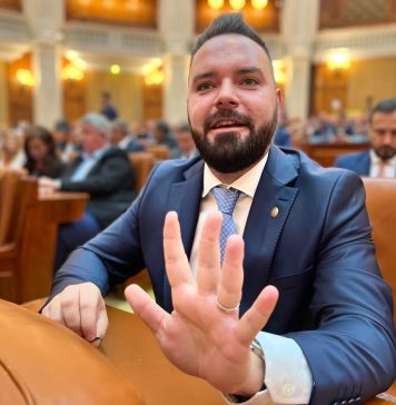 VIDEO/ Deputatul Vlad Popescu Piedone adună semnături pentru inițiativa legislativă privind recuperarea marilor averi ce nu pot fi justificate