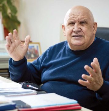 Alexandru Hălăucă a câştigat un nou mandat de preşedinte al Federaţiei Române de Hochei