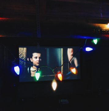 Anii ’80 revin la modă prin prisma muzicii și a serialelor