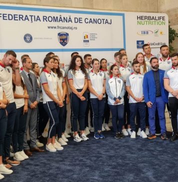 Lotul de canotaj al României, întâmpinat la aeroport de ministrul Sportului şi de preşedintele COSR