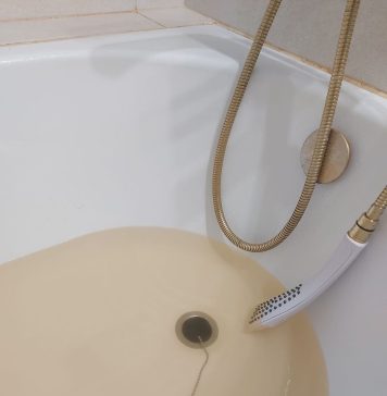 Tânăr din Berceni, după ce a dat drumul la robinetul de apă caldă: „Curge Nesquik”