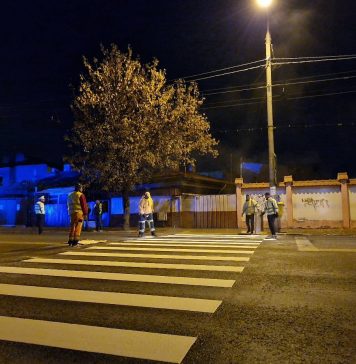 Trecerile de pietoni pe Strada Antiaeriană au fost vopsite reflectorizant azi-noapte – FOTO