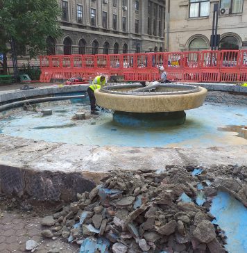 Se reabilitează fântâna de la Universitate (fântâna Dunărea) – FOTO