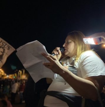 Diana Şoşoacă – critici dure la adresa lui George Simion, la protestul din Capitala: Şi-a bătut joc de AUR, este trădător, nu ne lasă să vorbim, unde este unitatea noastră?