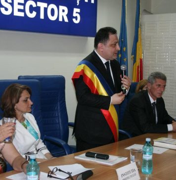 Marian Vanghelie trebuie să îi plătească lui Victor Ponta daune de 10.000 euro. Judecătorii au micşorat suma