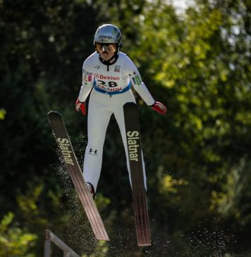 70 de sportivi concurează în weekend la Campionatul Național de sărituri cu schiurile de la Râșnov