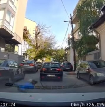 Incident în București. Un copil s-a aruncat în fața unei mașini în speranța de a obține daune de la șofer