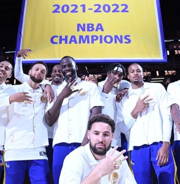 Golden State Warriors şi-a primit inelele de campioană şi a debutat cu dreptul în noul sezon din NBA