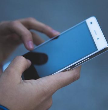Parlamentul European a decis ca toate dispozitivele mobile să aibă un încărcător comun din 2024
