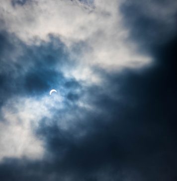 Fenomen astronomic spectaculos – Eclipsă parțială de Soare vizibilă din România