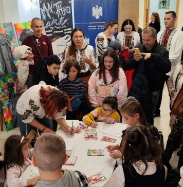 Teatru și pictură pentru copiii români din Spania