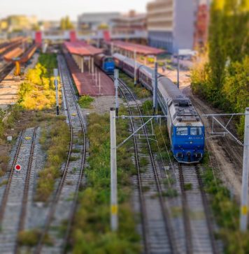 Rompetrol va livra motorină pentru locomotivele CFR Călători