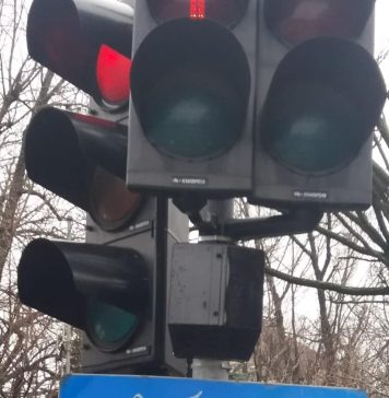 Primăria Capitalei montează, în sfârșit, un semafor provizoriu pe Șoseaua Antiaeriană