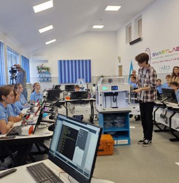 FOTO/ Ciprian Ciucu: Avem un nou laborator de robotică, informatică și programare la Școala 311