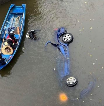 Intervenţie de urgenţă în Capitală: O mașină în care se aflau doi francezi a căzut în Lacul Floreasca