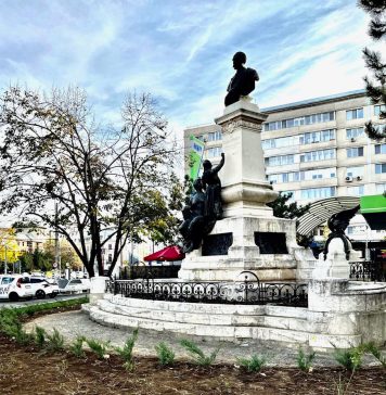 Spaţiile verzi din jurul Gării de Nord au fost reamenajate şi curăţate – FOTO