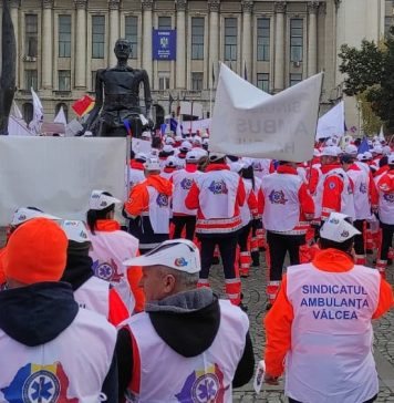 Ambulanțierii din România anunță continuarea protestului naţional la nivelul serviciilor publice