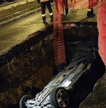 Autoturism căzut intr-o groapă pe Șoseaua Pantelimon