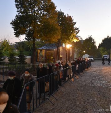 Purtătorul de cuvânt al Patriarhiei, după ce părintele Calistrat a fost acuzat că a lovit o enoriașă: Un gest violent și scandalos