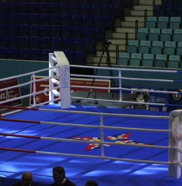 Florin Ioniţă s-a calificat în sferturile Campionatelor Mondiale de Box pentru tineret