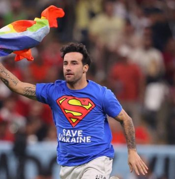 Foto | Steagul curcubeu, pe teren la meciul Portugalia – Uruguay, la Cupa Mondială