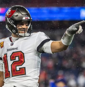 Tom Brady a depăşit bariera de 100.000 de yarzi în NFL