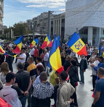 Protest al românilor din diaspora în fața Guvernului austriac